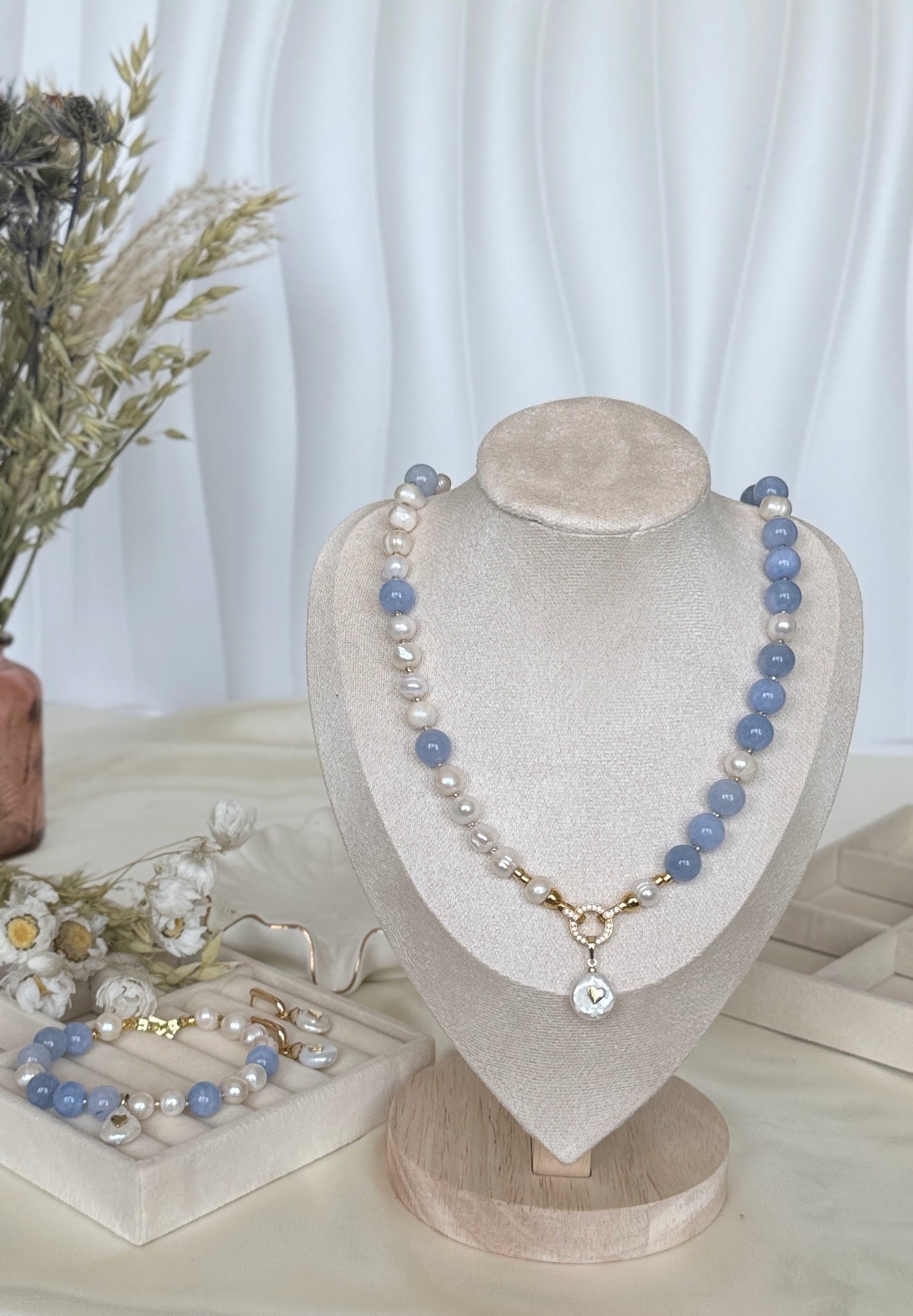Pearl and aquamarine necklace and bracelet jewelry set
