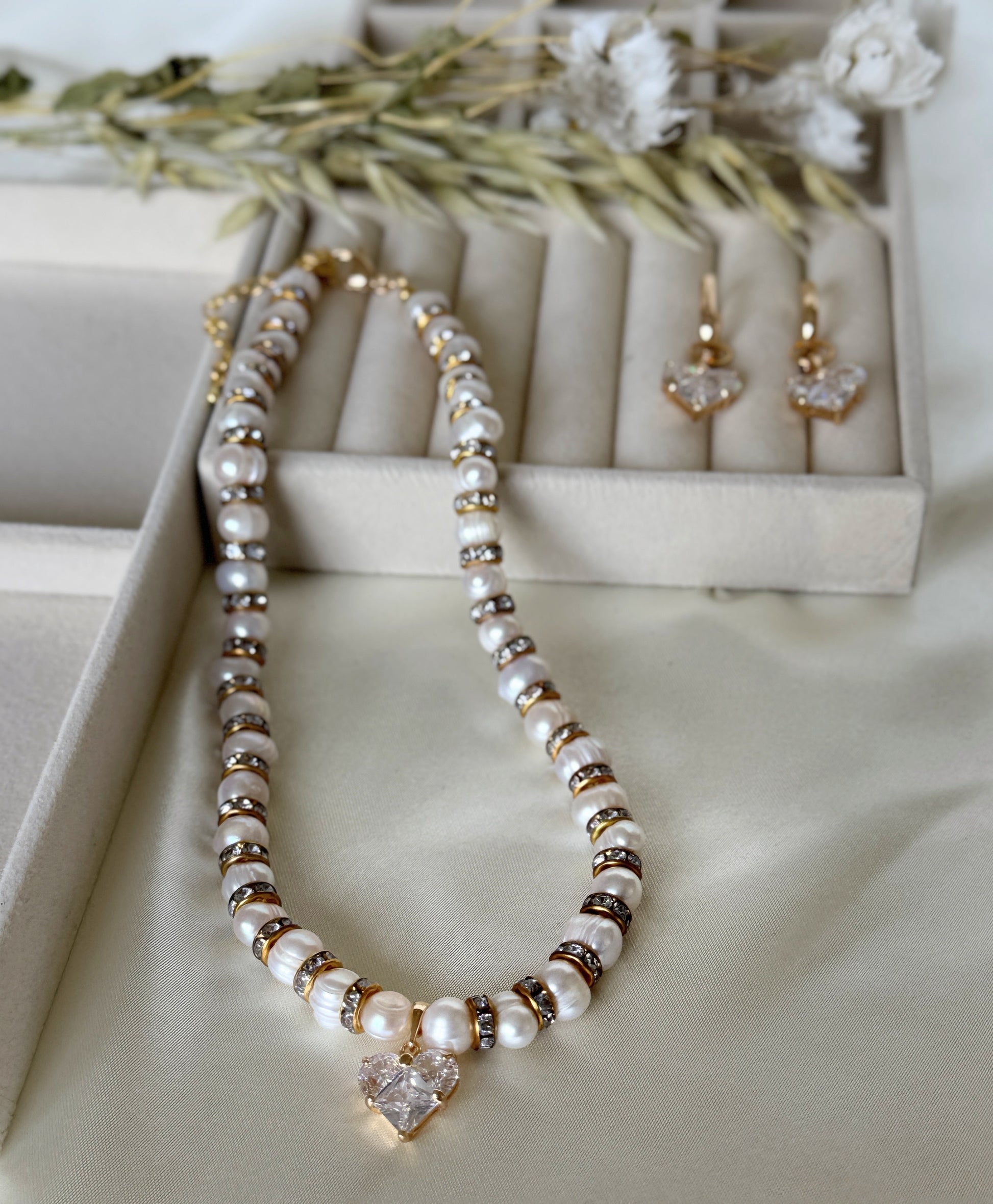 Pearl and crystal heart jewelry set with necklace and earrings