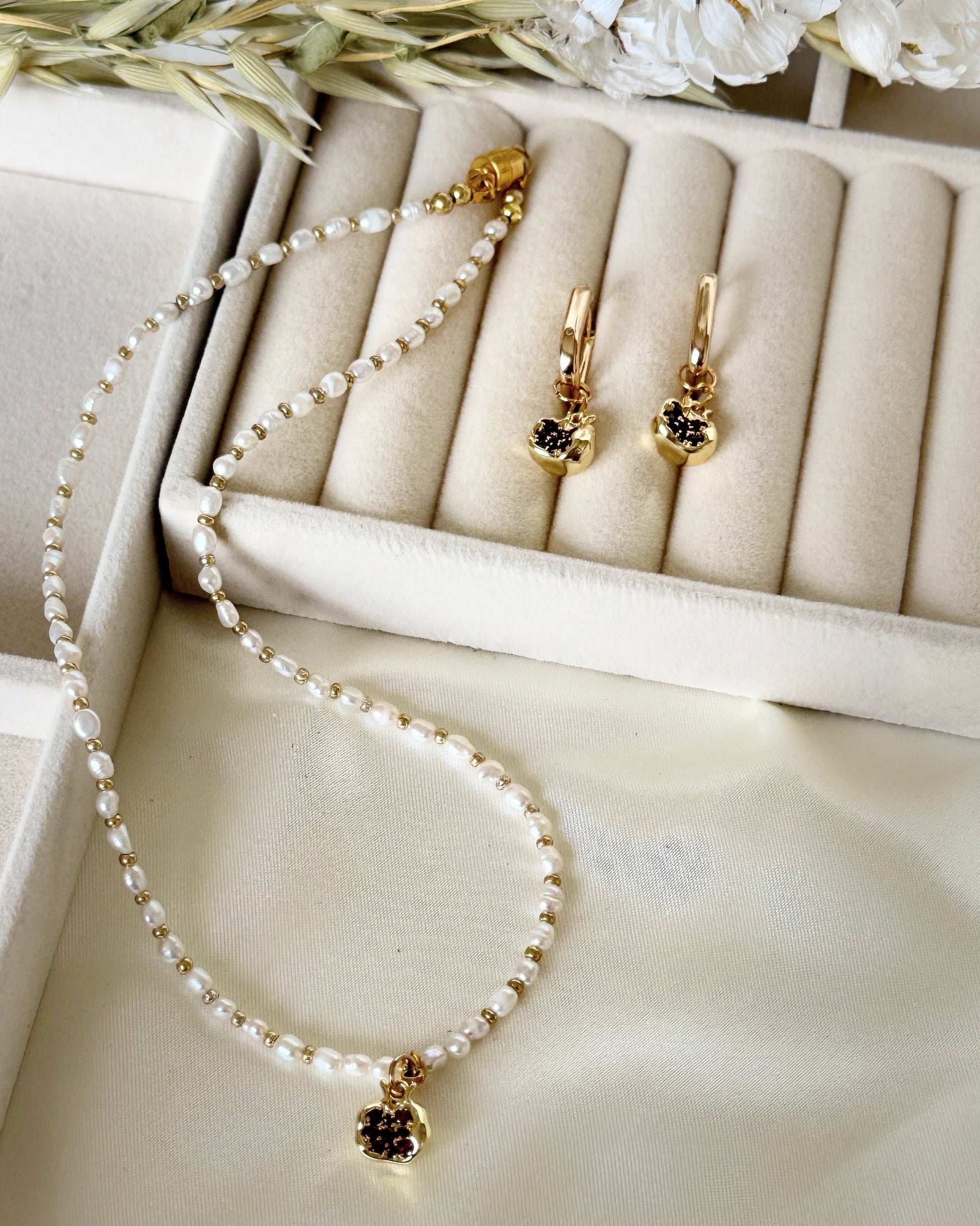 Golden Pomegranate Pearl Jewelry Set - Malvy Jewelry