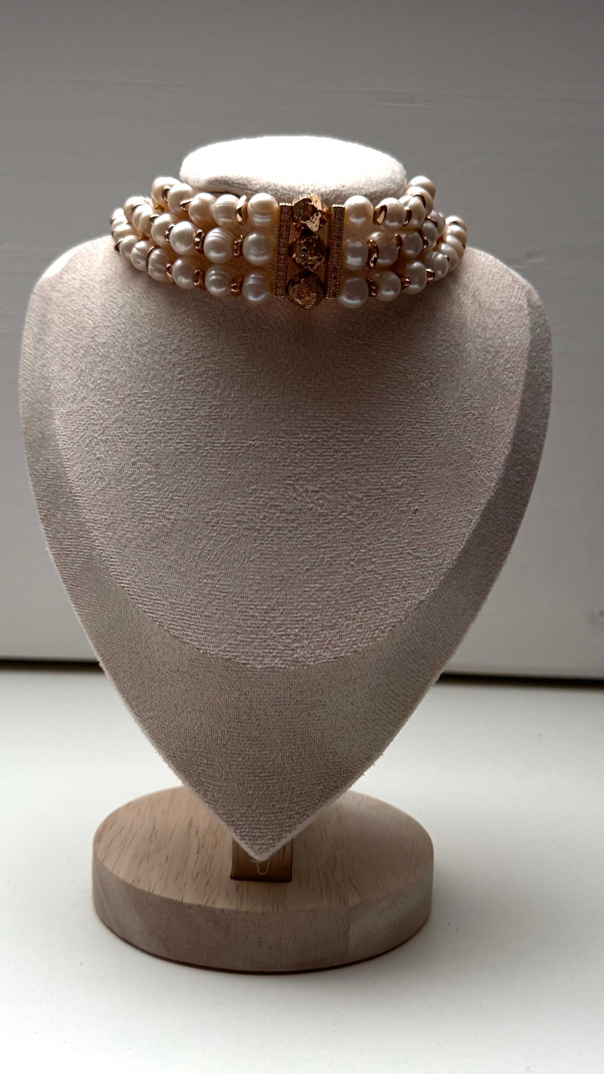 Pearl Choker inspired by Lady Diana - Malvy Jewelry